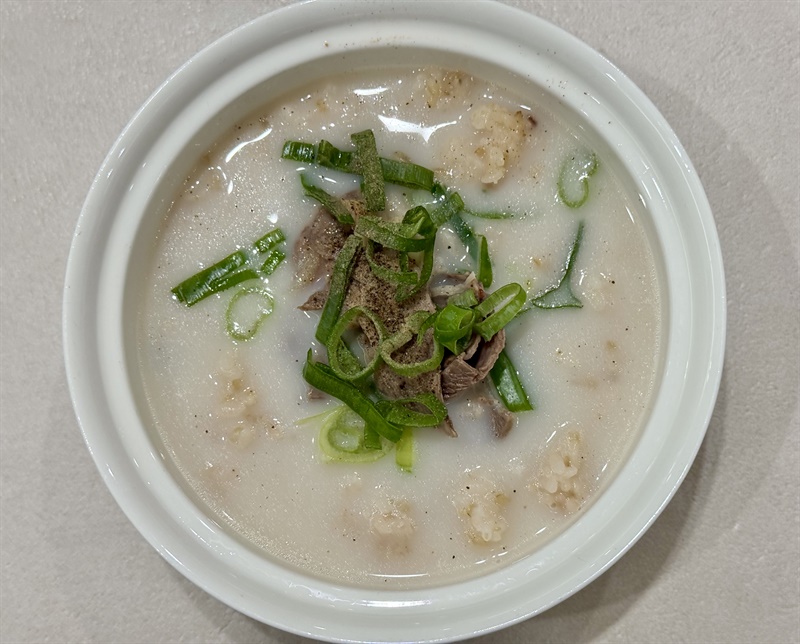 탱글탱글한 수려한우 묵곰탕